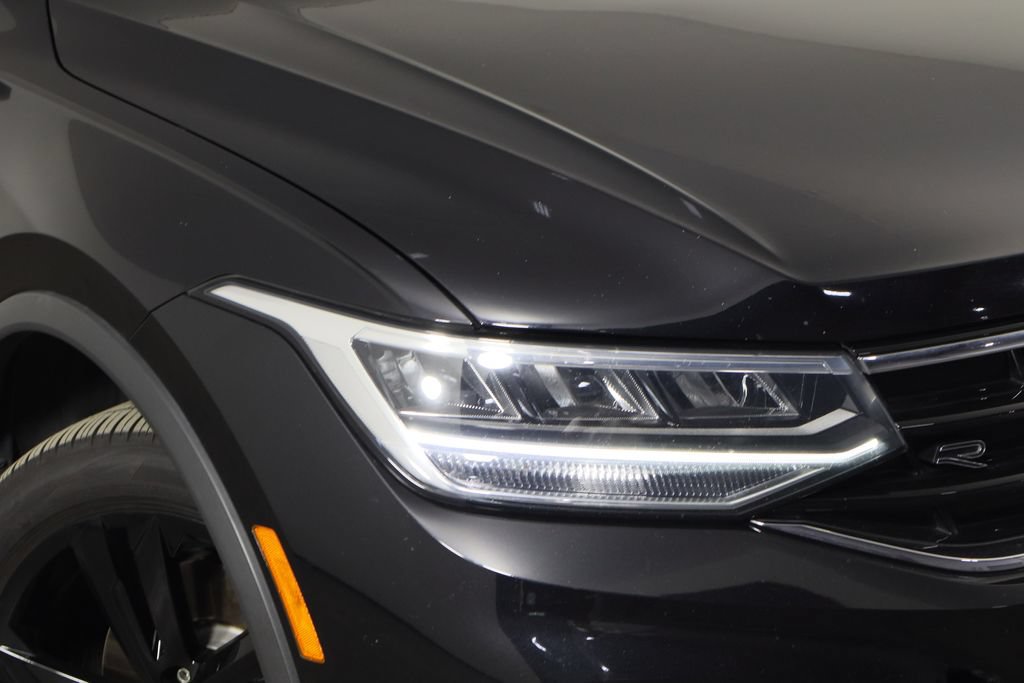 Used 2023 Volkswagen Tiguan SE R-Line FWD image 45