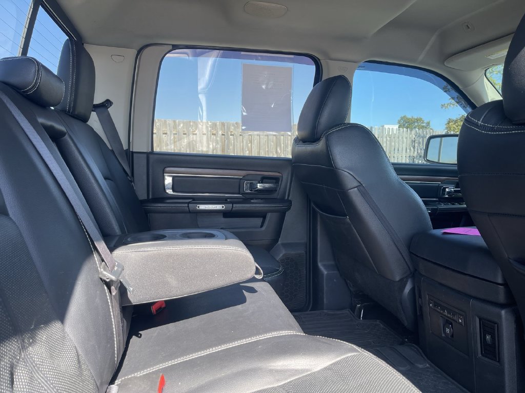 Used 2018 RAM 1500 Laramie w/ Convenience Group AWD/4WD image 38