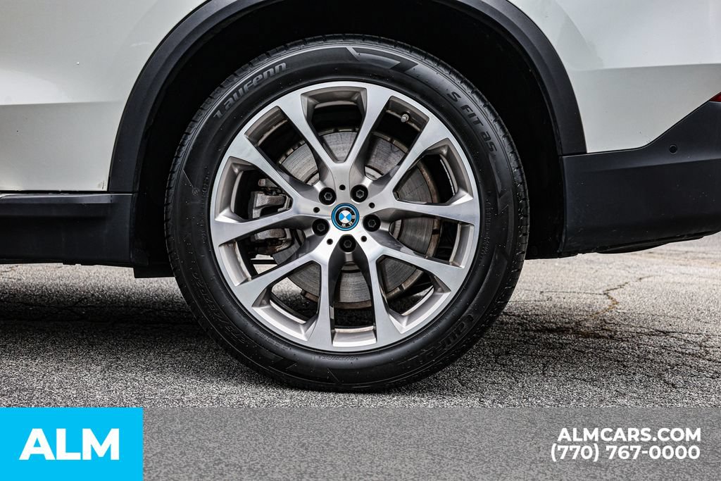 Used 2024 BMW X5 xDrive50e AWD/4WD image 16