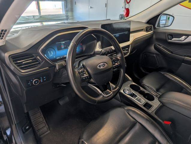 Certified 2024 Ford Escape Platinum AWD/4WD image 10