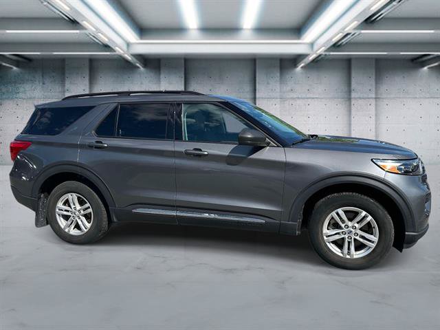 Used 2023 Ford Explorer XLT AWD/4WD image 3