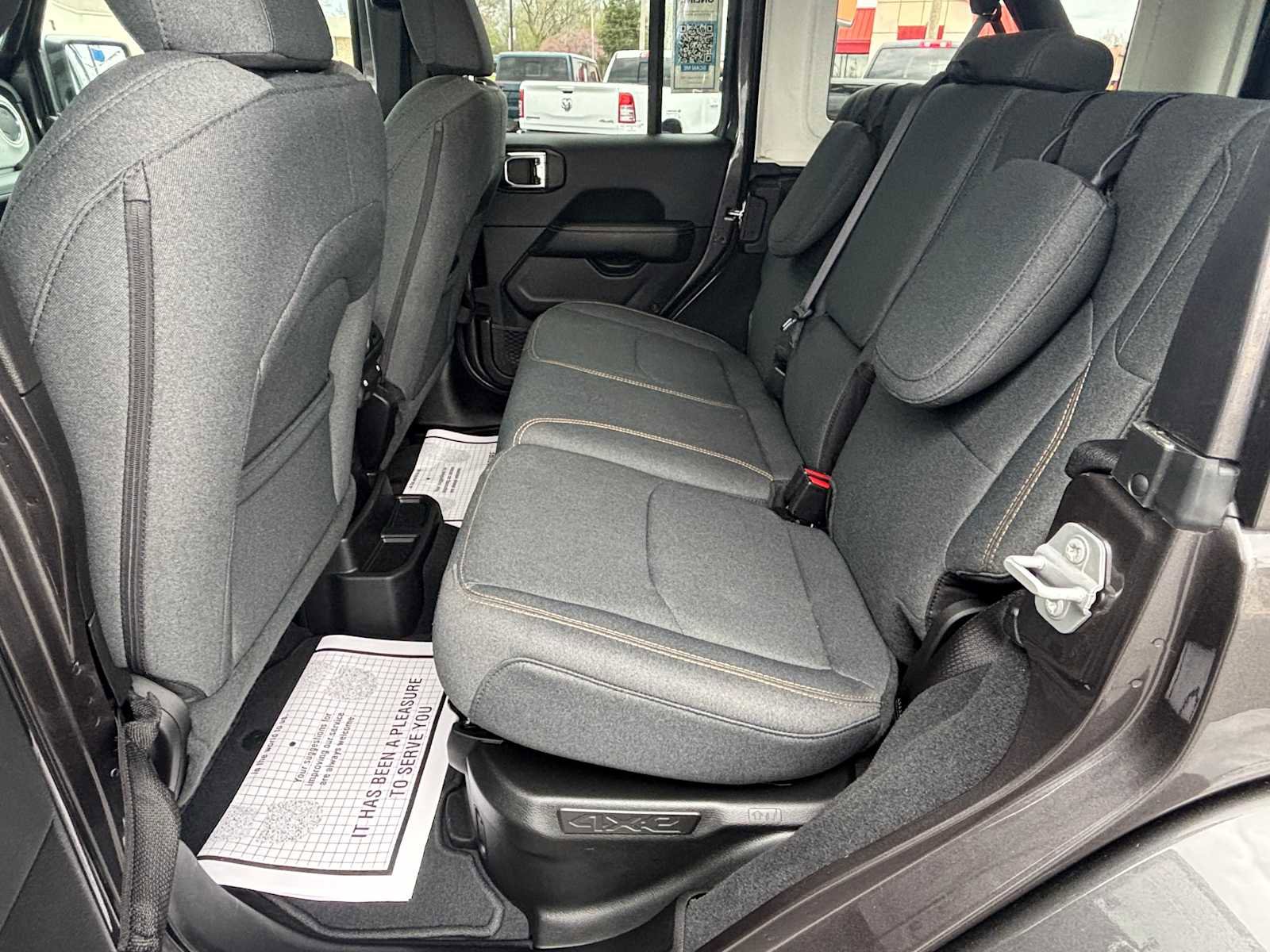 Used 2025 Jeep Wrangler Sahara image 16