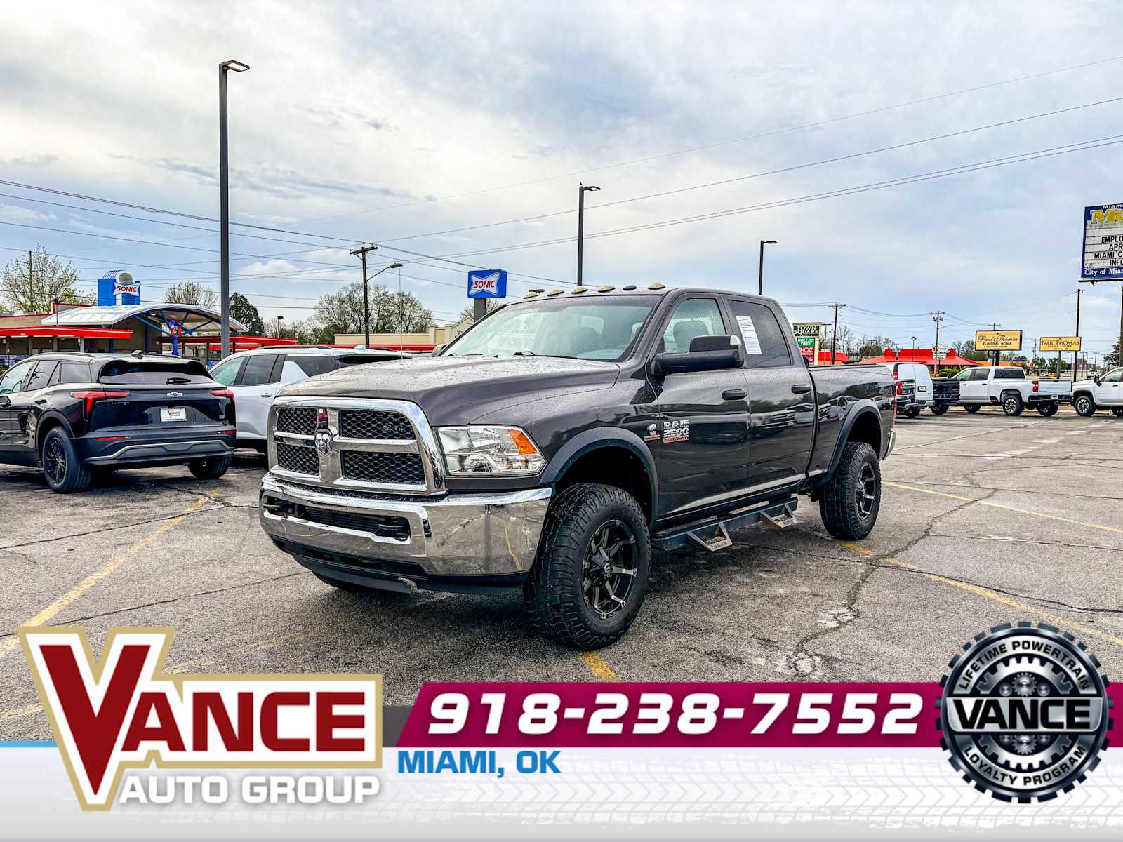 Used 2018 RAM 2500 Tradesman w/ Chrome Appearance Group image 3