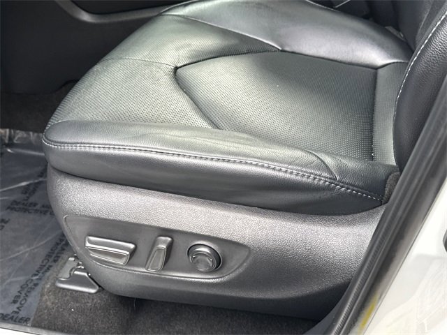 Used 2023 Toyota Highlander Limited image 22