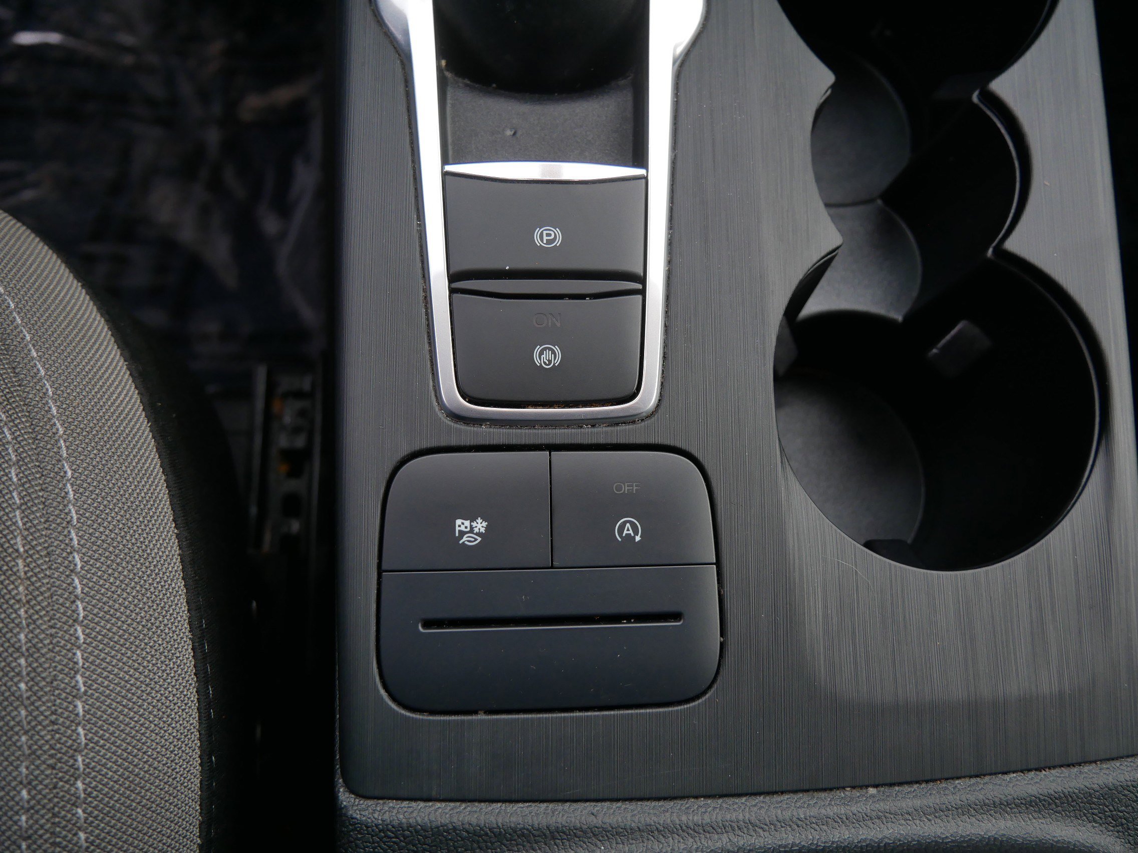 Certified 2022 Ford Escape S image 31