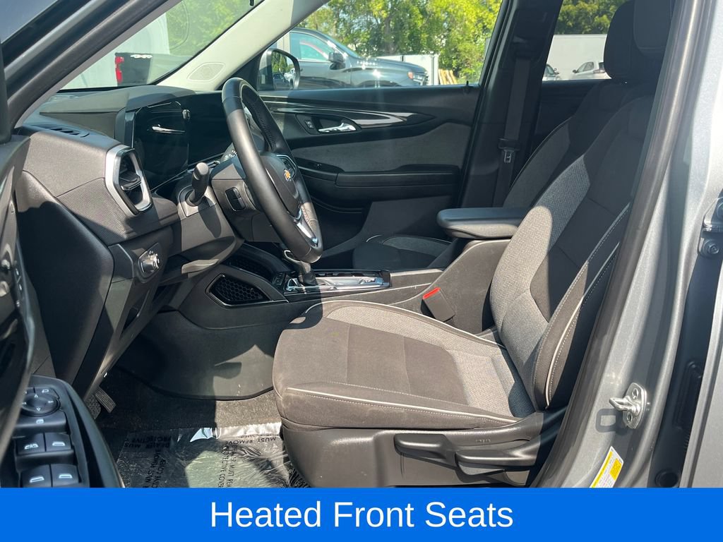 Used 2024 Chevrolet TrailBlazer LT w/ LT Cold Weather Package FWD image 11