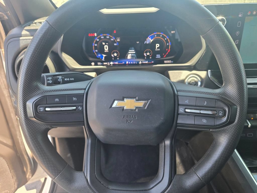 Used 2025 Chevrolet Colorado W/T AWD/4WD image 32