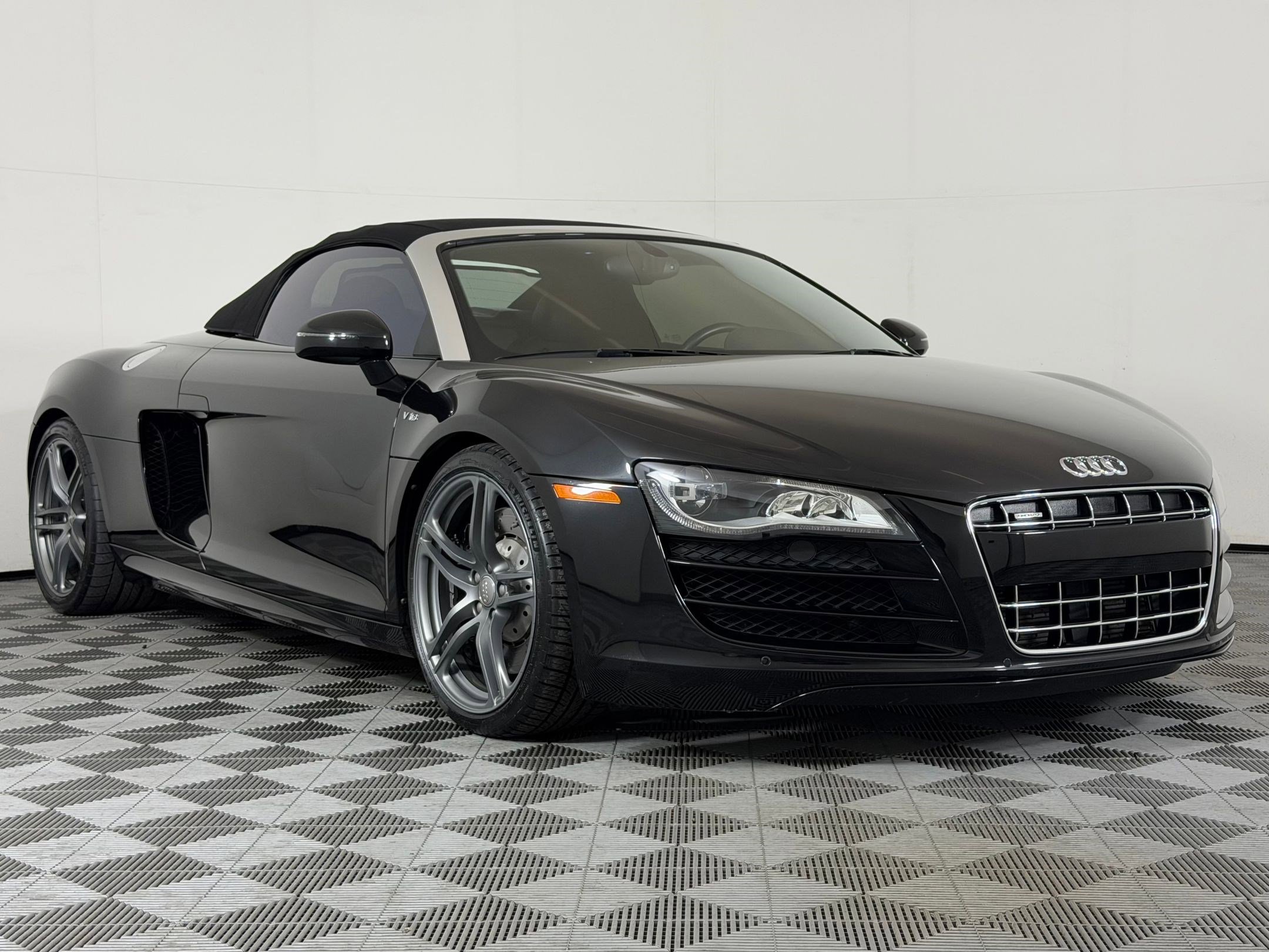 Used 2012 Audi R8 V10 AWD/4WD image 7