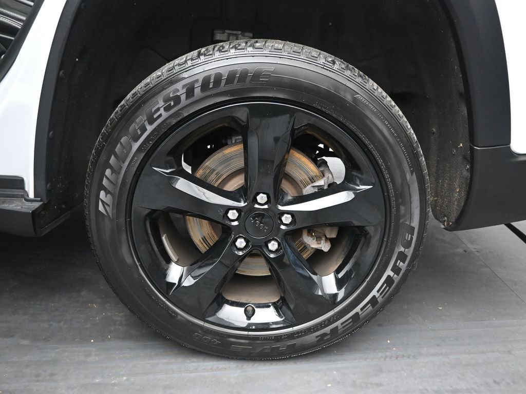 Used 2023 Jeep Grand Cherokee L Laredo image 22