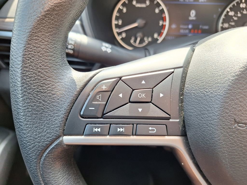 Used 2024 Nissan Altima 2.5 SV FWD image 20