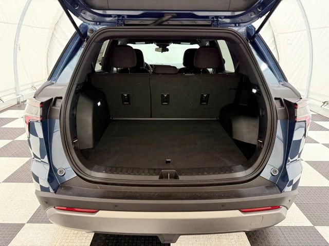 New 2026 Chevrolet Equinox LT w/ Midnight Edition image 4