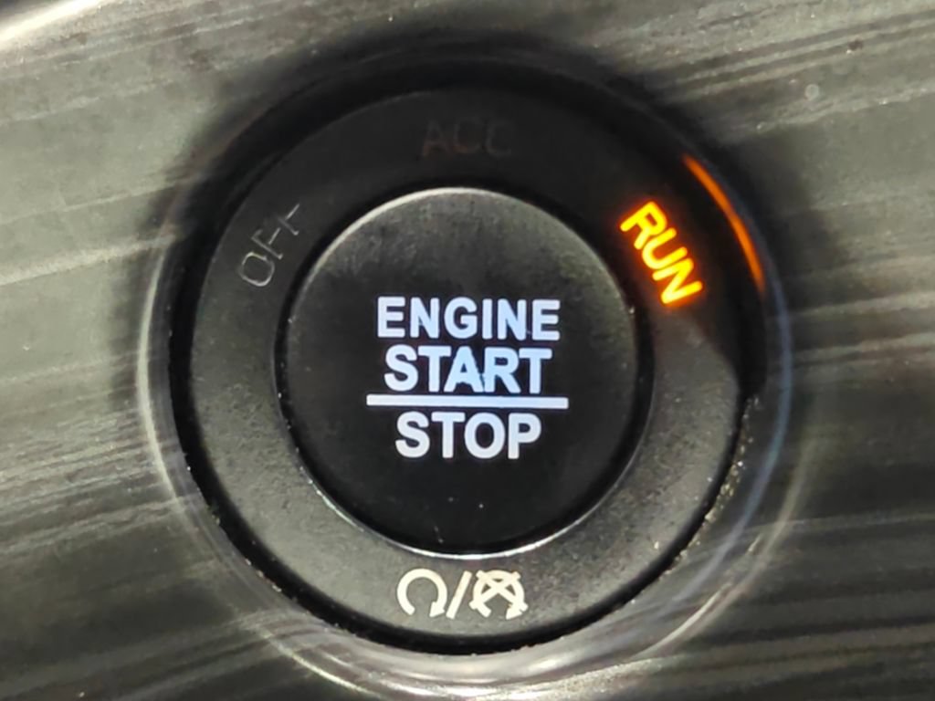 Used 2019 Jeep Grand Cherokee Altitude AWD/4WD image 12