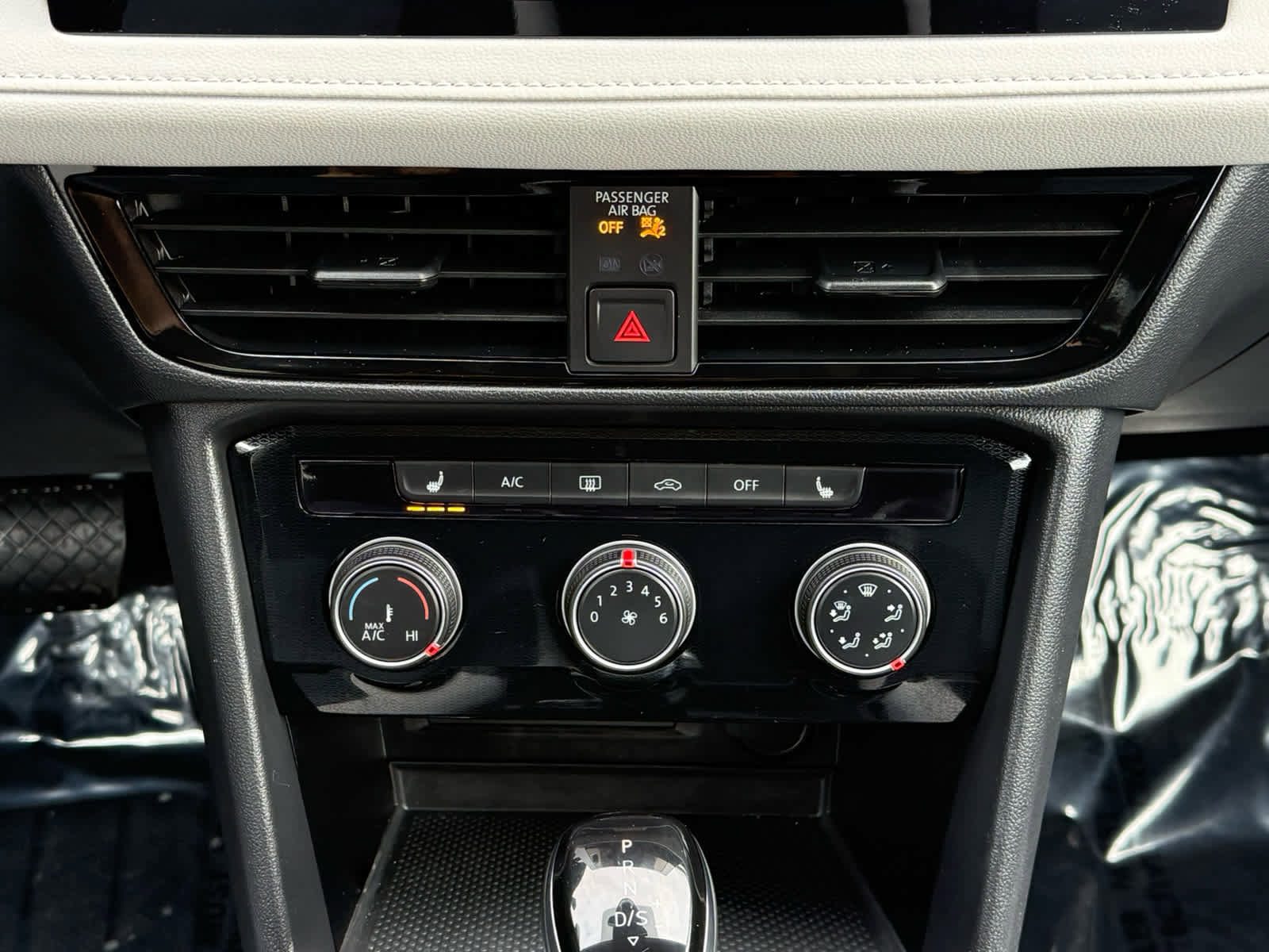 Used 2025 Volkswagen Taos S image 25