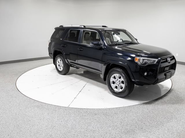 Used 2022 Toyota 4Runner SR5 Premium w/ Moonroof Package AWD/4WD image 31