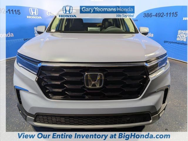 Certified 2025 Honda Pilot Touring image 12