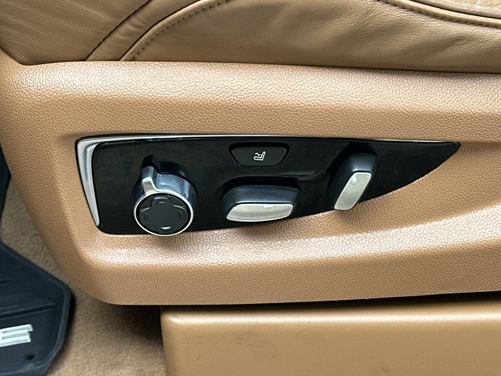 Used 2016 Cadillac Escalade Platinum image 29