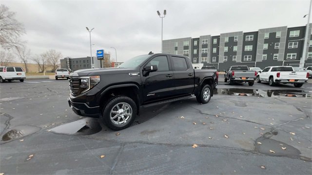 Used 2022 GMC Sierra 1500 AT4 w/ AT4 Premium Package image 4