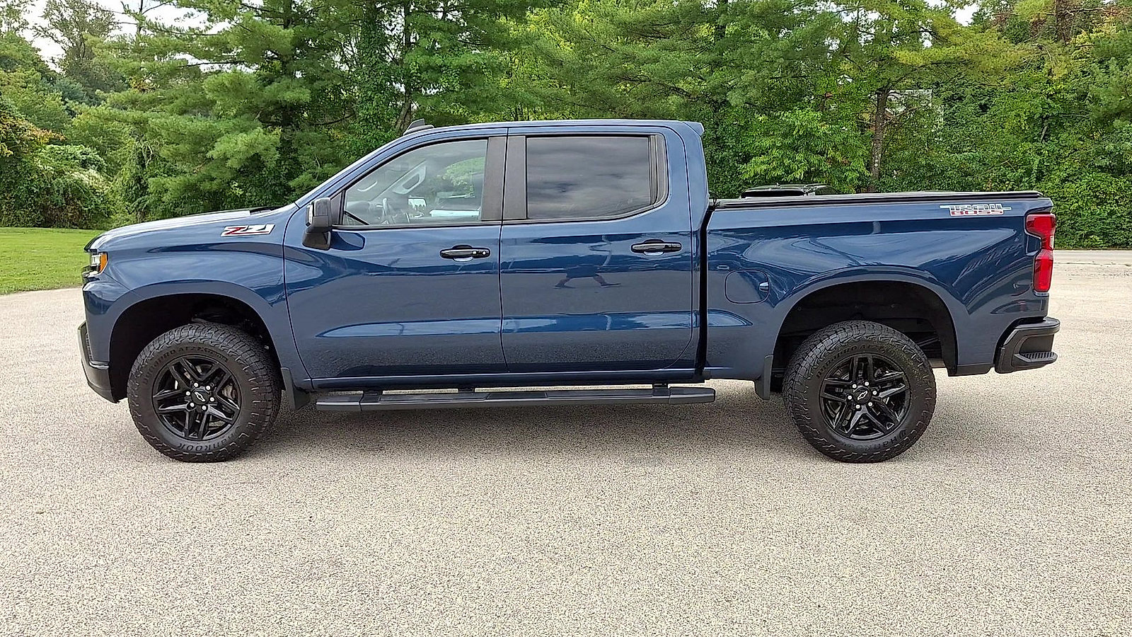 Used 2022 Chevrolet Silverado 1500 LT Trail Boss w/ LT Trail Boss Premium Package AWD/4WD image 5