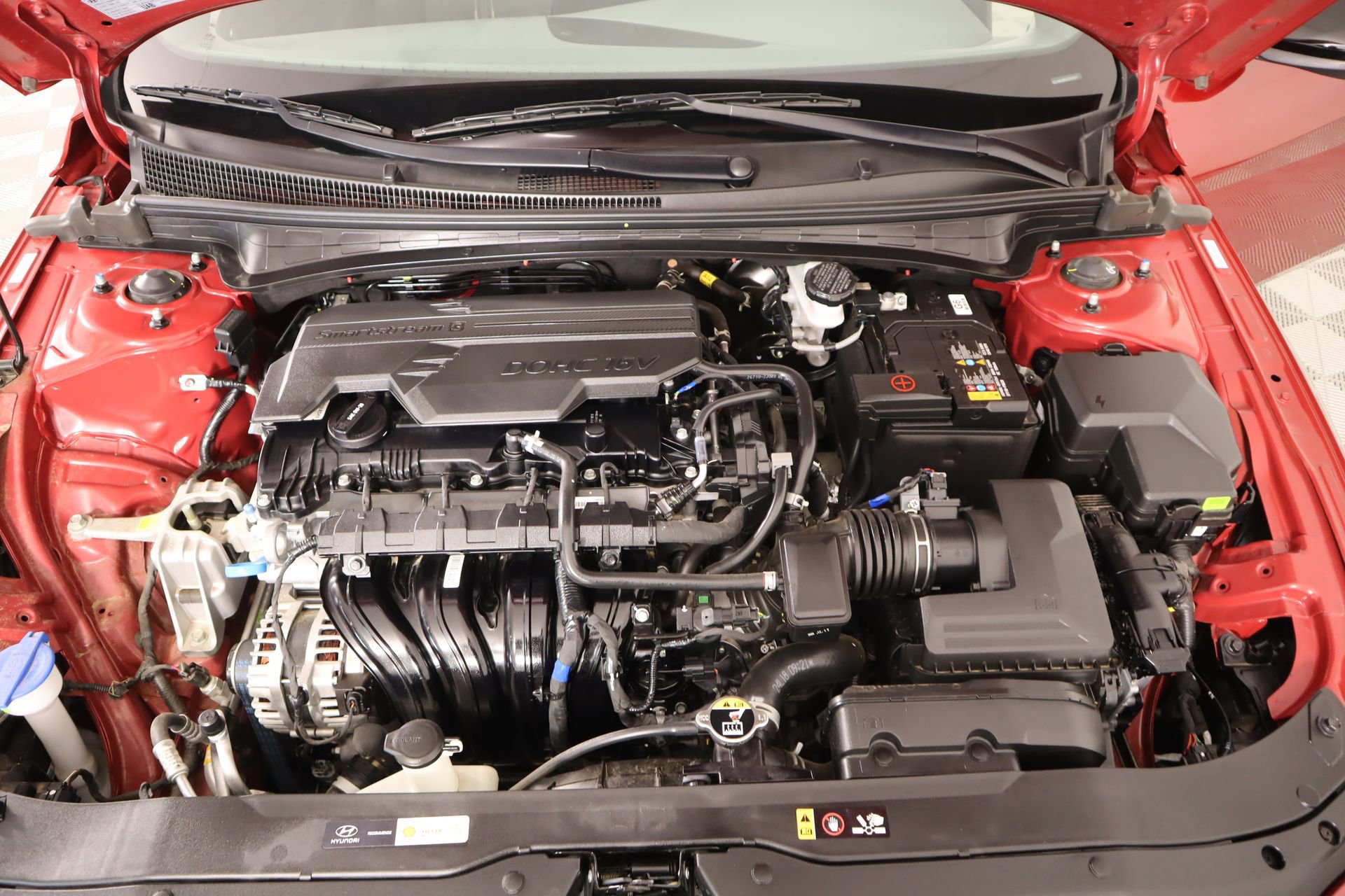 Certified 2025 Hyundai Elantra Sport image 18