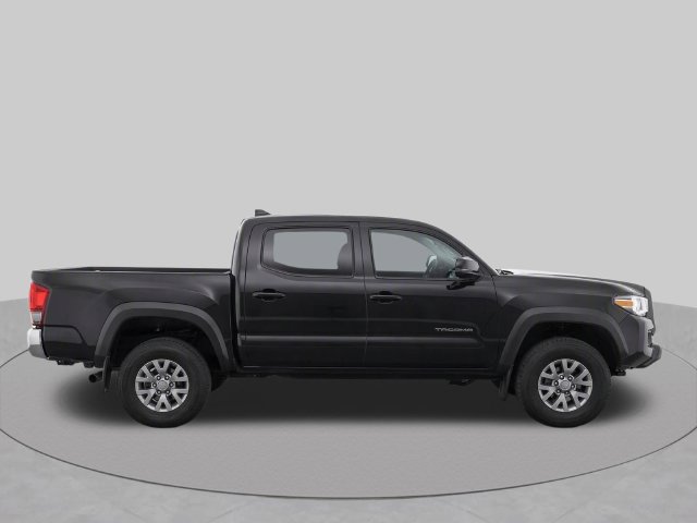 Used 2018 Toyota Tacoma SR5 AWD/4WD image 8