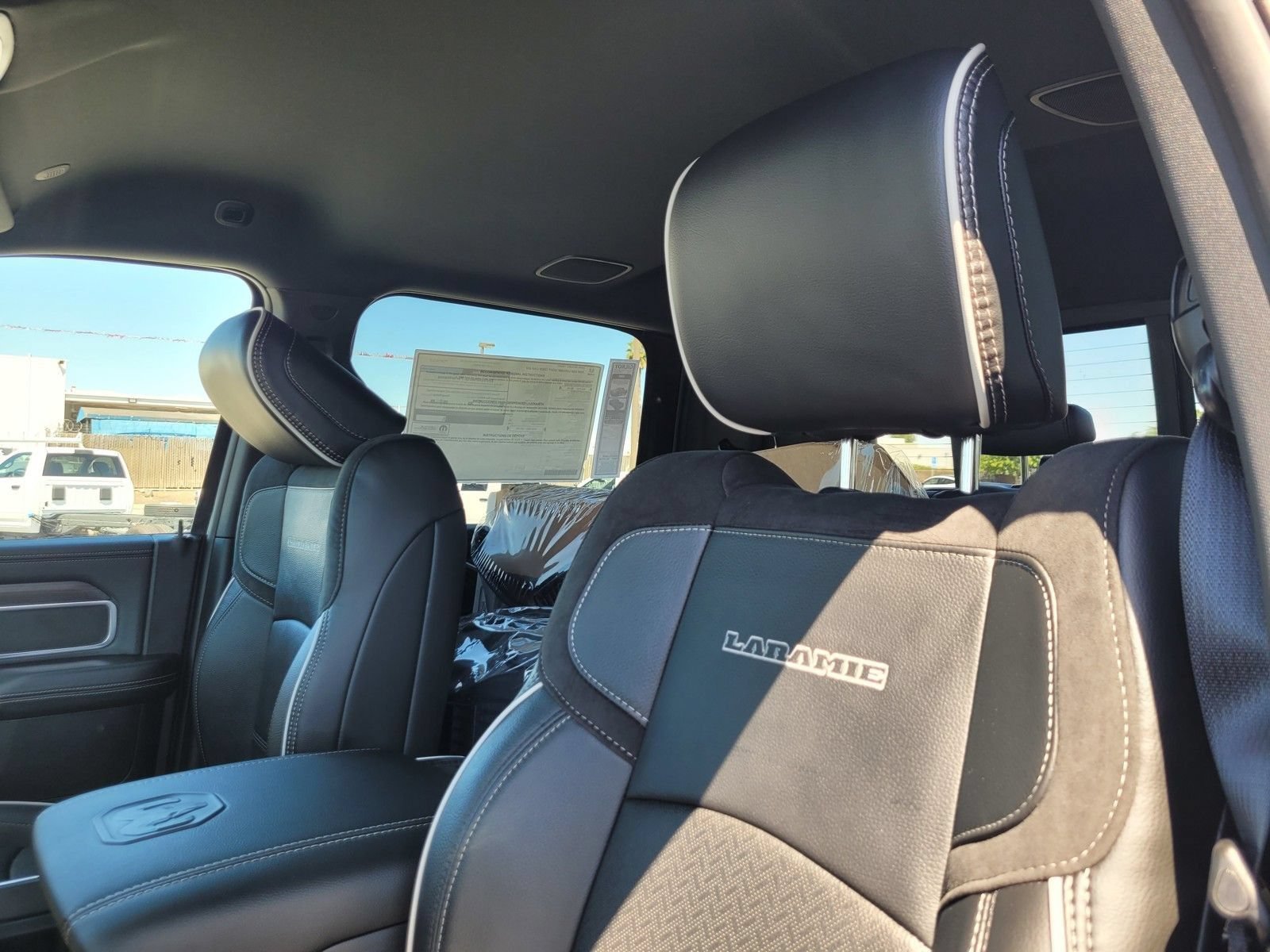 New 2026 RAM 2500 Laramie AWD/4WD image 14