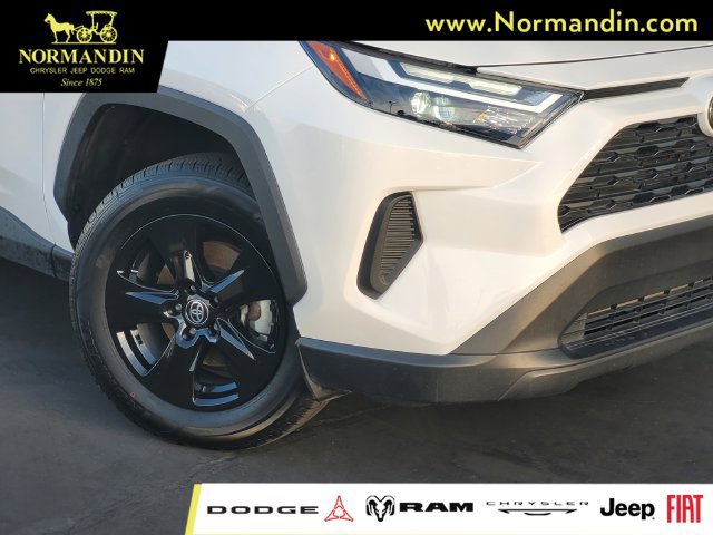Used 2025 Toyota RAV4 XLE FWD image 5