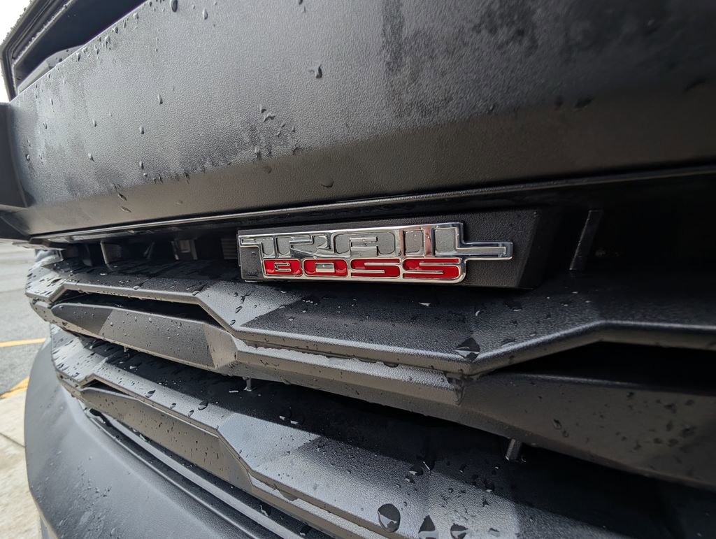 Used 2024 Chevrolet Colorado Trail Boss w/ Technology Package image 40