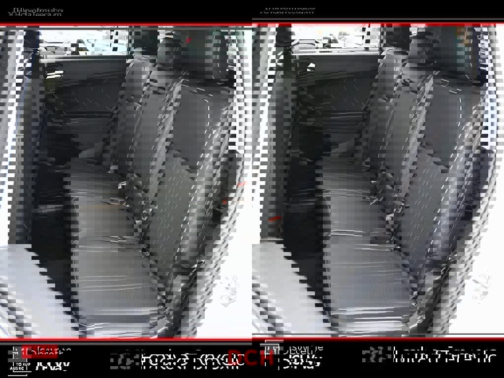 Used 2024 Volkswagen Tiguan SE image 19