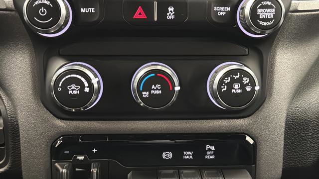 Used 2024 RAM 3500 Tradesman w/ Chrome Appearance Group image 17