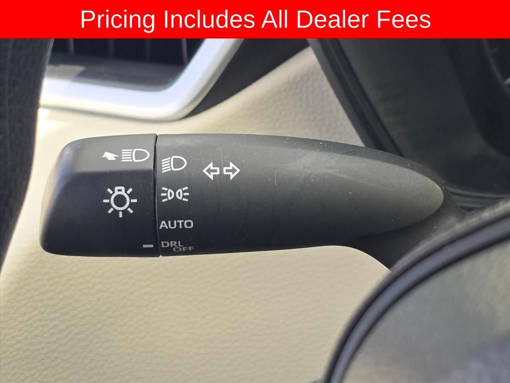 Used 2025 Toyota Corolla LE FWD image 17