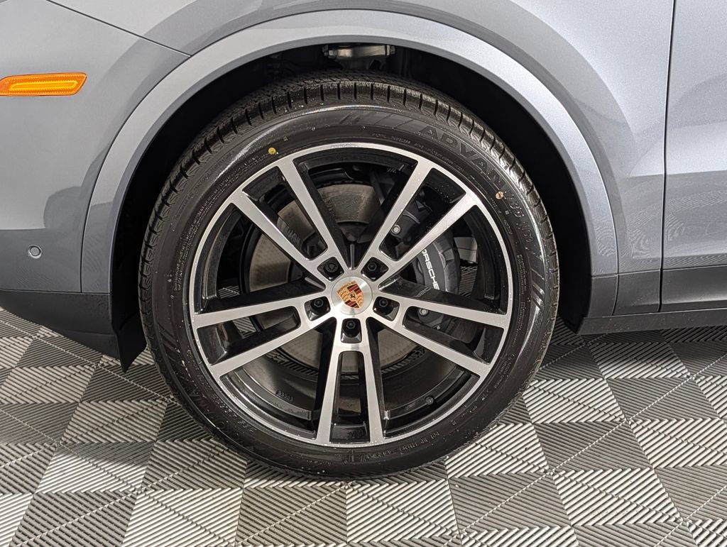 New 2026 Porsche Cayenne AWD/4WD image 11