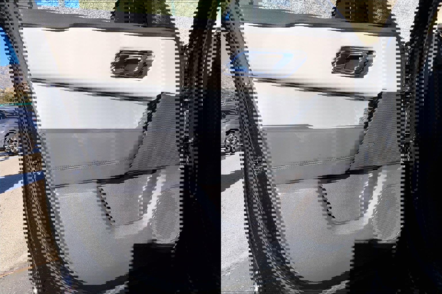 Used 2025 Land Rover Range Rover Velar S image 19