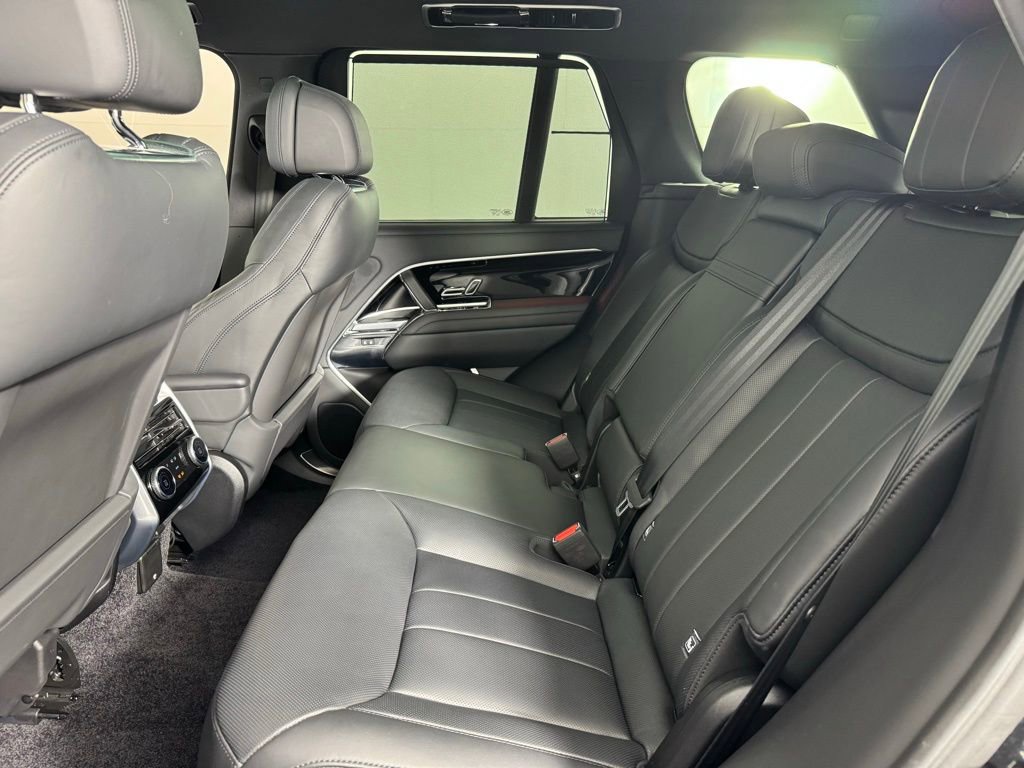 Used 2024 Land Rover Range Rover SE image 26