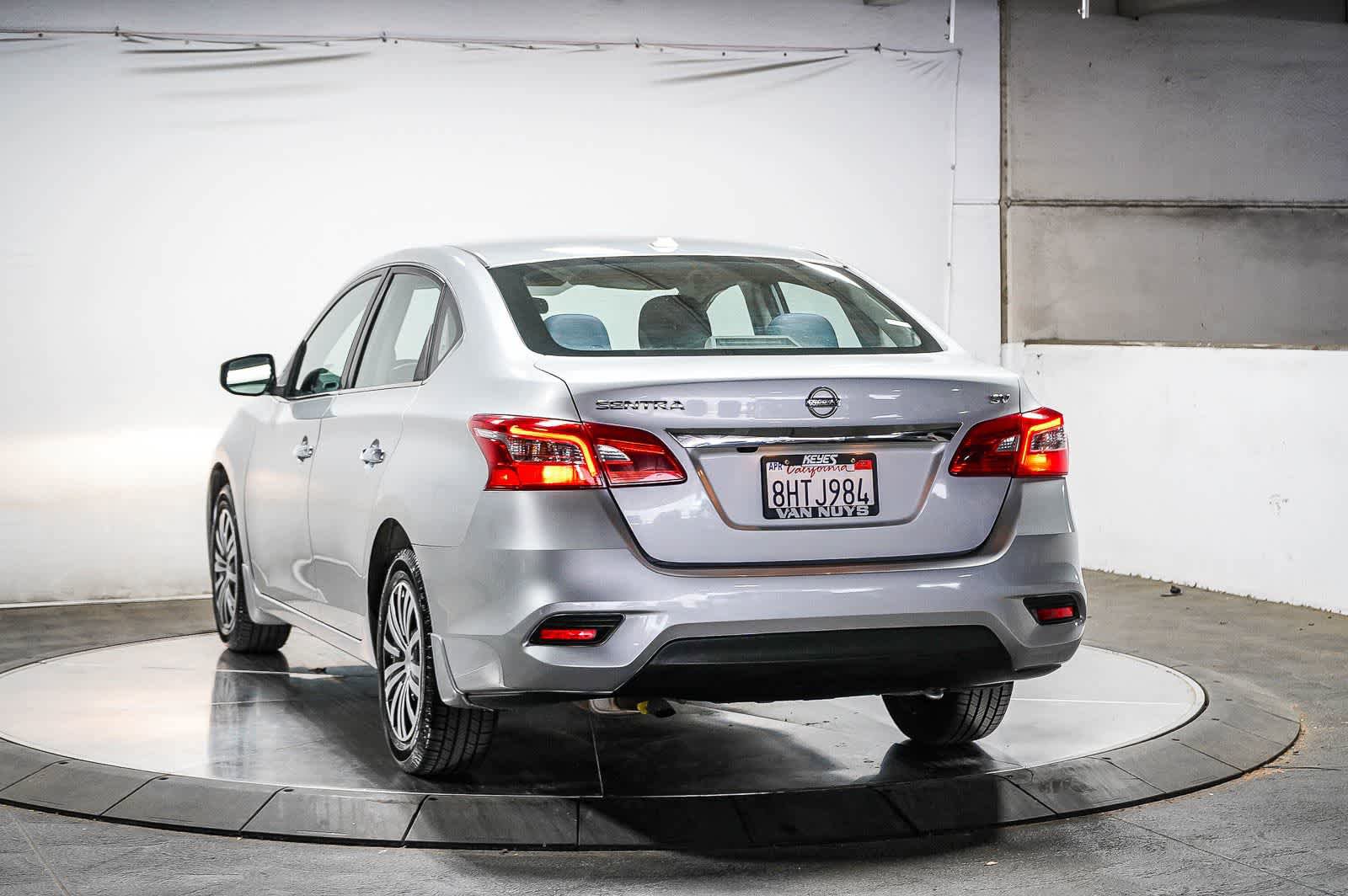 Used 2016 Nissan Sentra SV FWD image 4