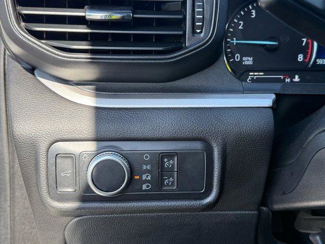 Used 2022 Ford Explorer XLT image 14