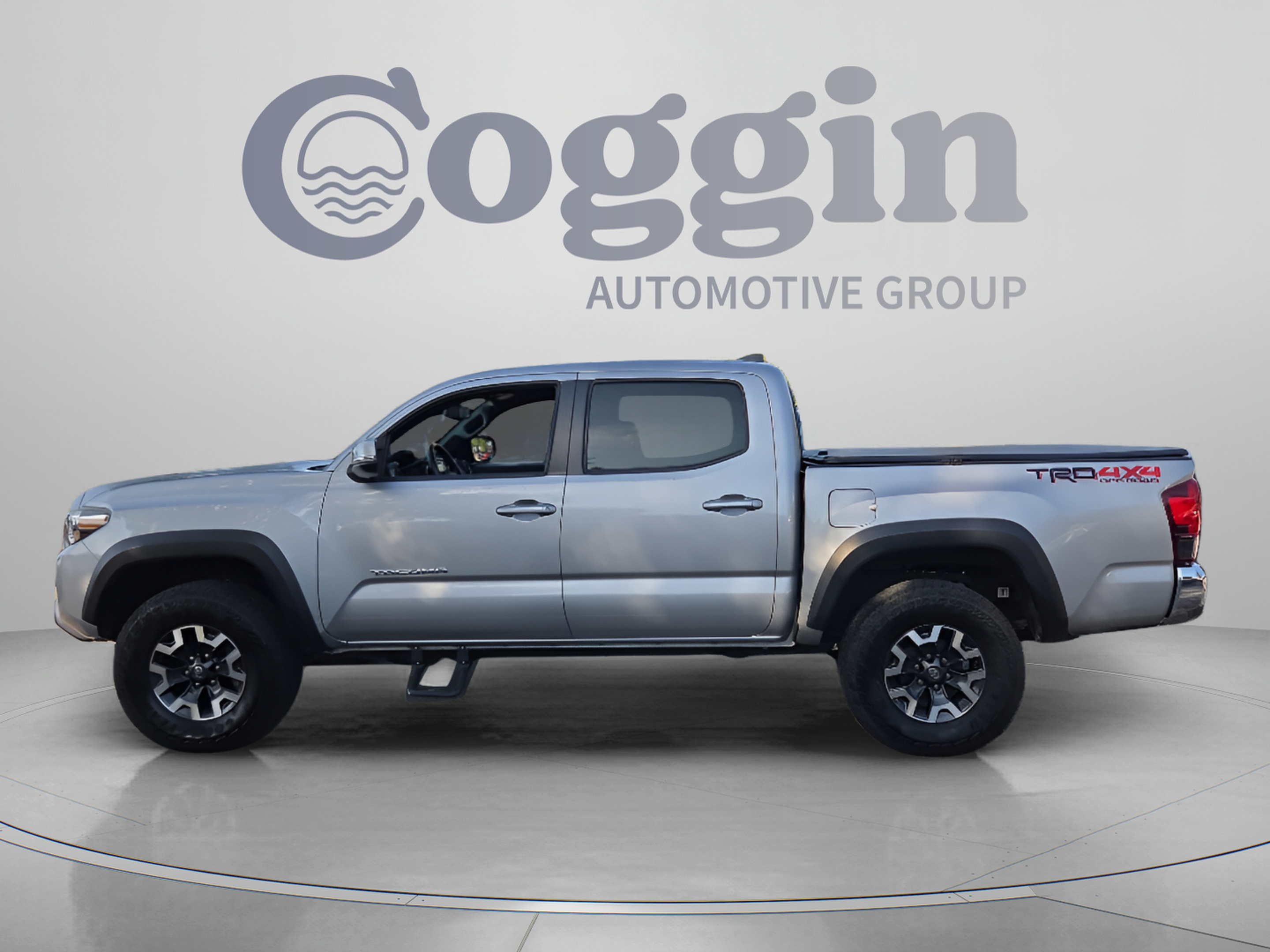 Used 2019 Toyota Tacoma TRD Off-Road AWD/4WD image 2