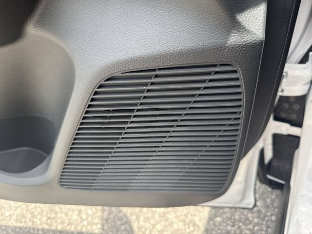 New 2025 Nissan Kicks SR FWD image 25