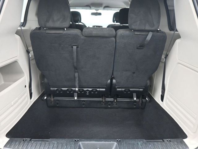 Used 2015 Dodge Grand Caravan American Value Package w/ UConnect Hands-Free Group image 39