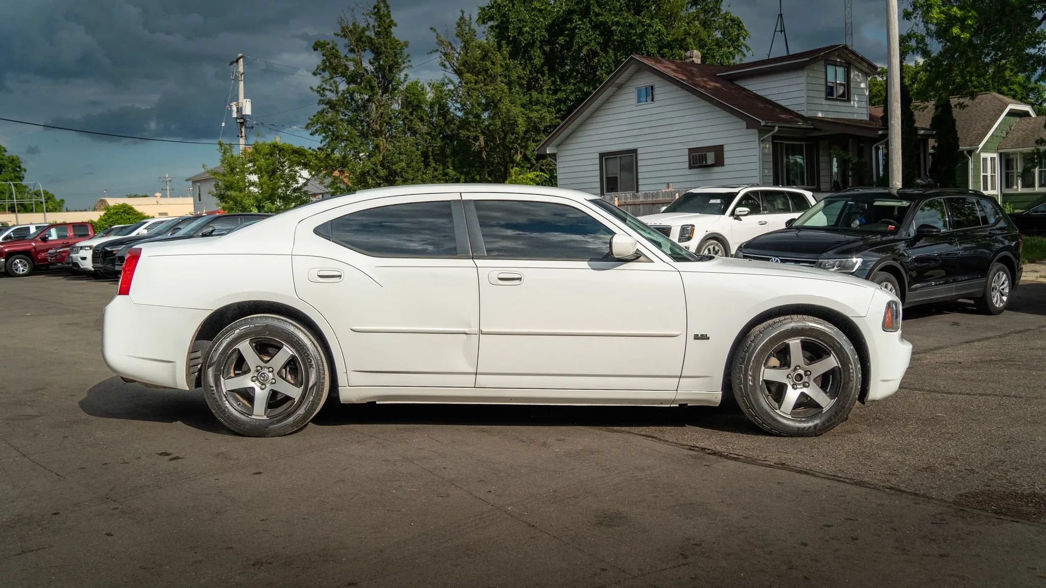 Used 2010 Dodge Charger SXT RWD image 5