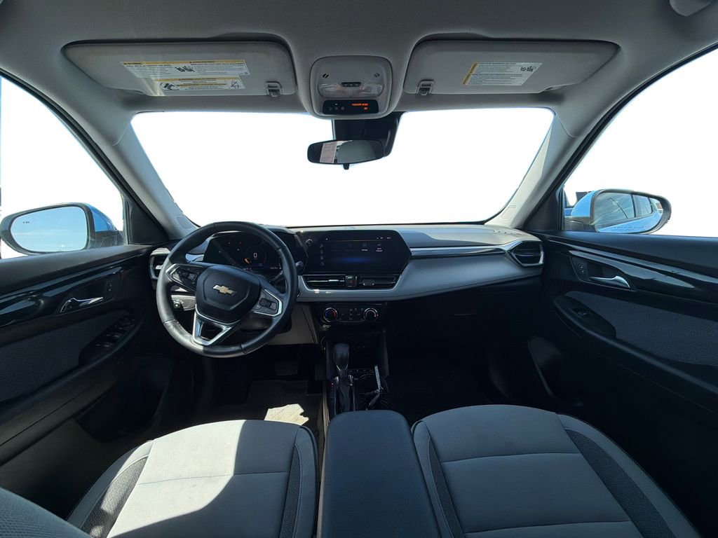 Used 2024 Chevrolet TrailBlazer LT w/ LT Cold Weather Package AWD/4WD image 9