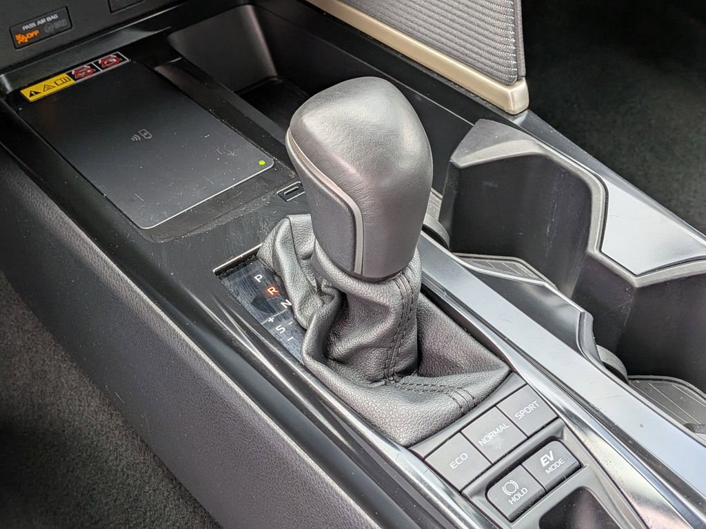 Used 2025 Toyota Camry SE image 24