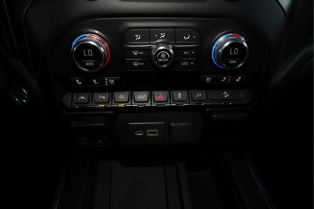 Used 2020 GMC Sierra 1500 AT4 w/ AT4 Premium Package AWD/4WD image 35