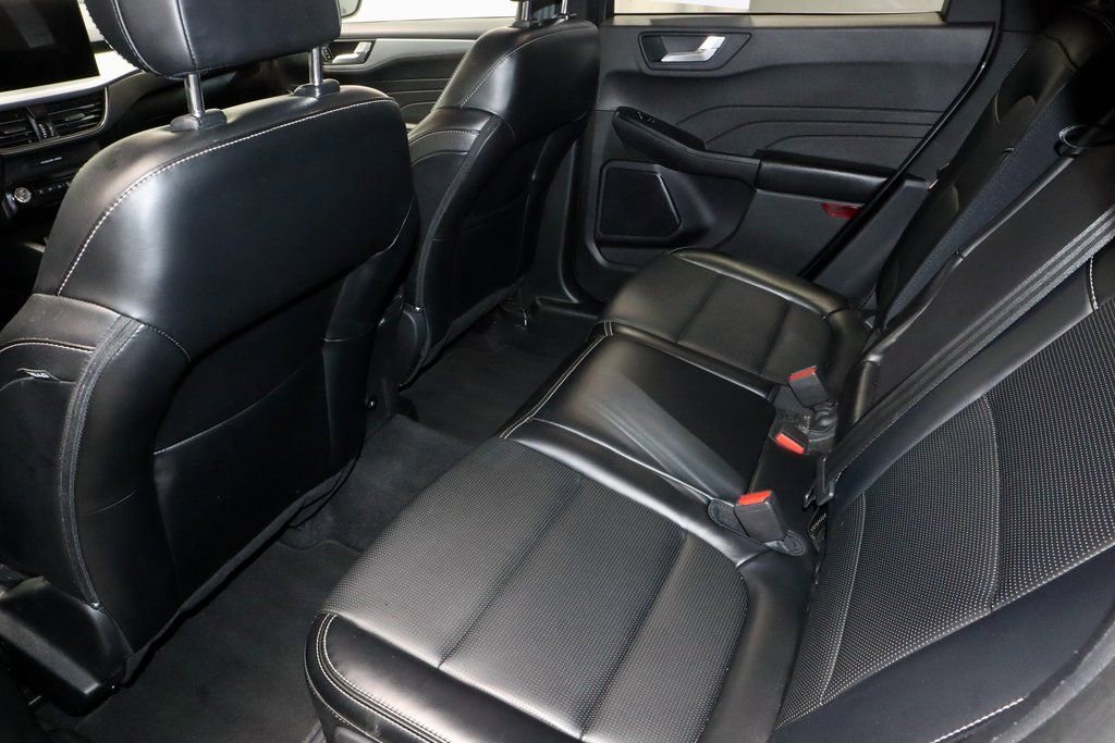 Certified 2024 Ford Escape Platinum image 23