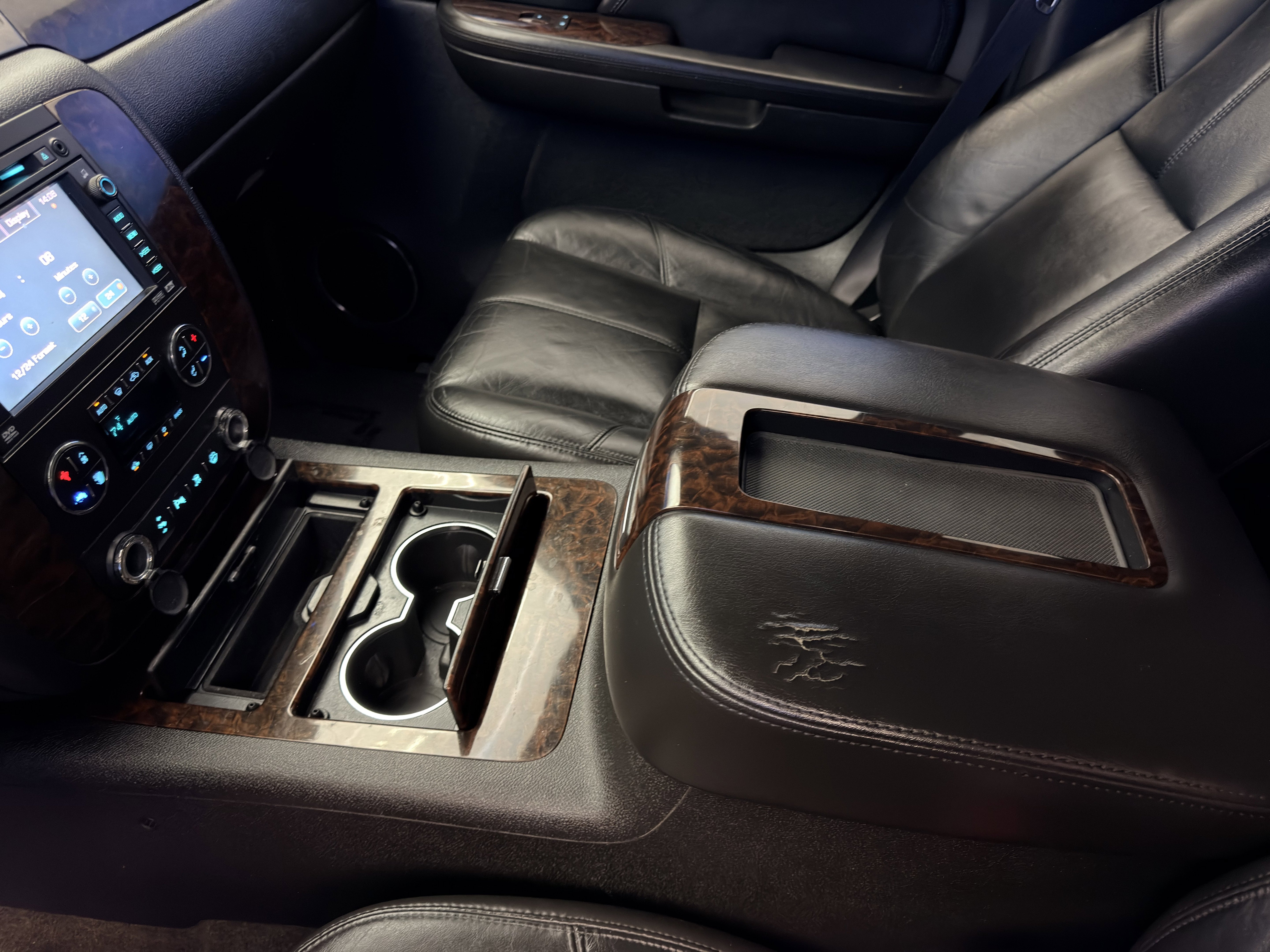 Used 2008 GMC Yukon Denali image 24