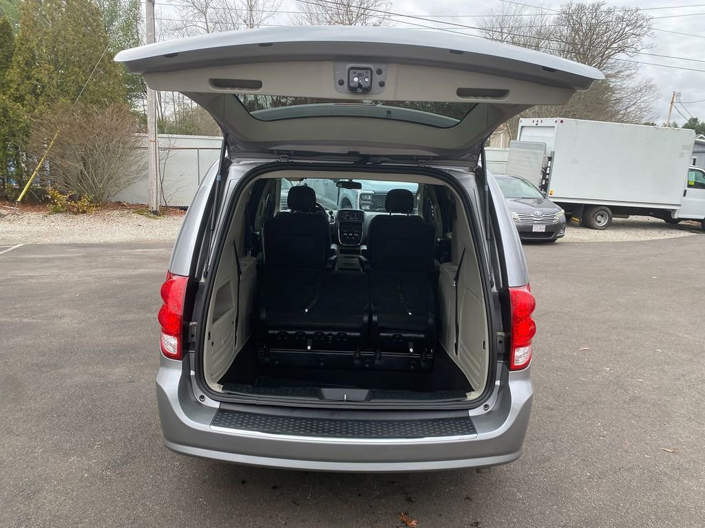 Used 2017 Dodge Grand Caravan SE w/ Power Window Group FWD image 23