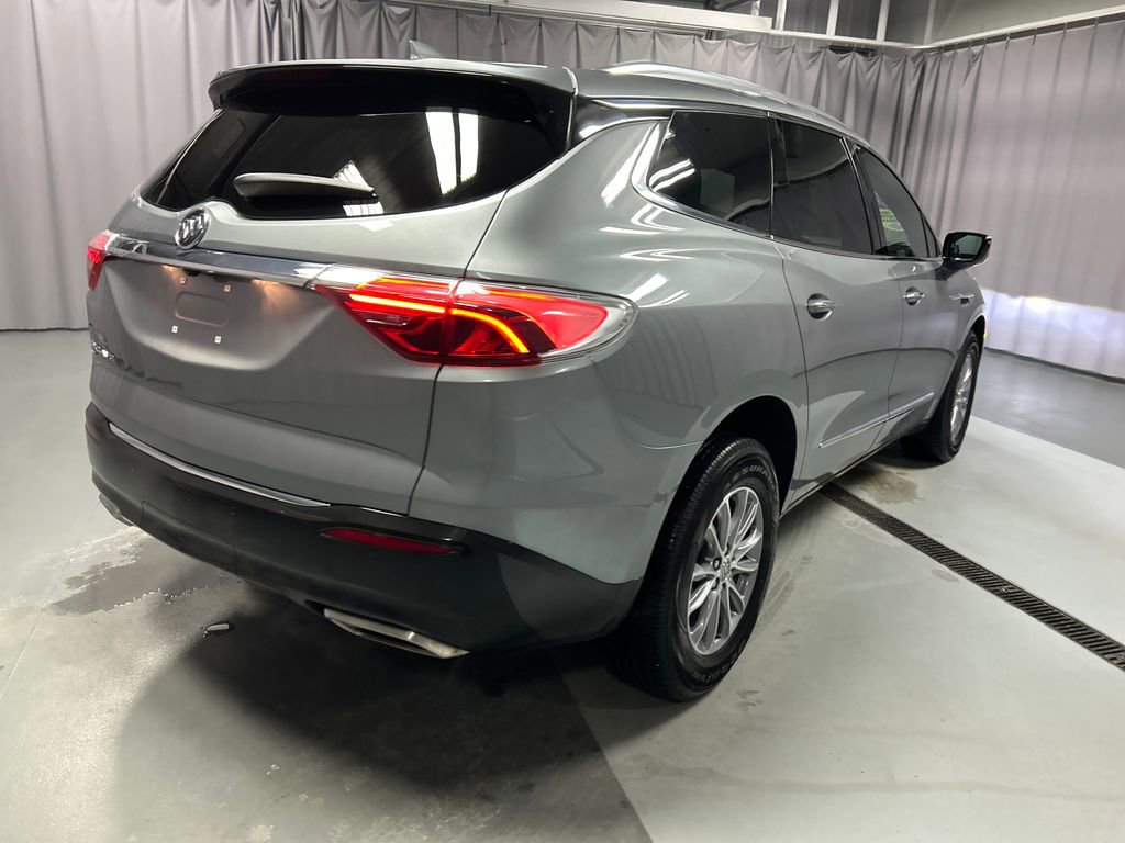 Used 2024 Buick Enclave Essence image 7