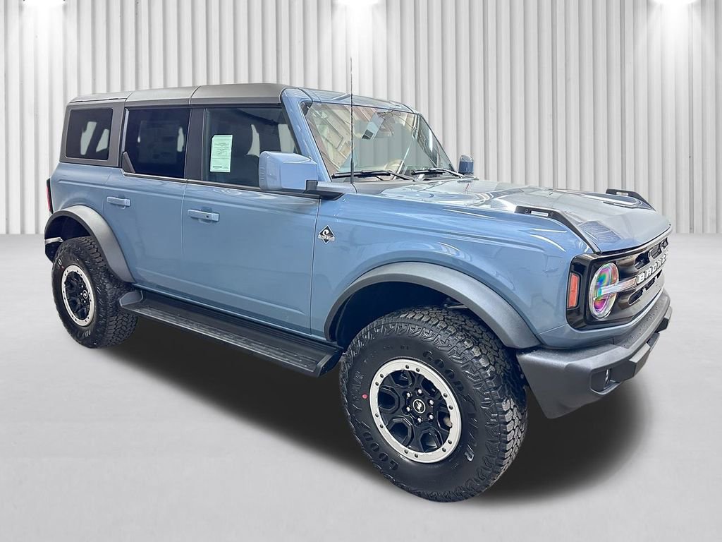 New 2025 Ford Bronco Outer Banks w/ Sasquatch Package AWD/4WD image 2