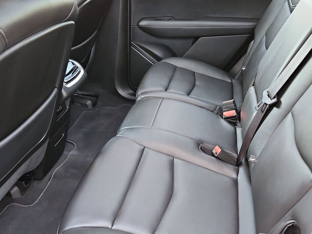 Used 2025 Cadillac XT6 Luxury image 22