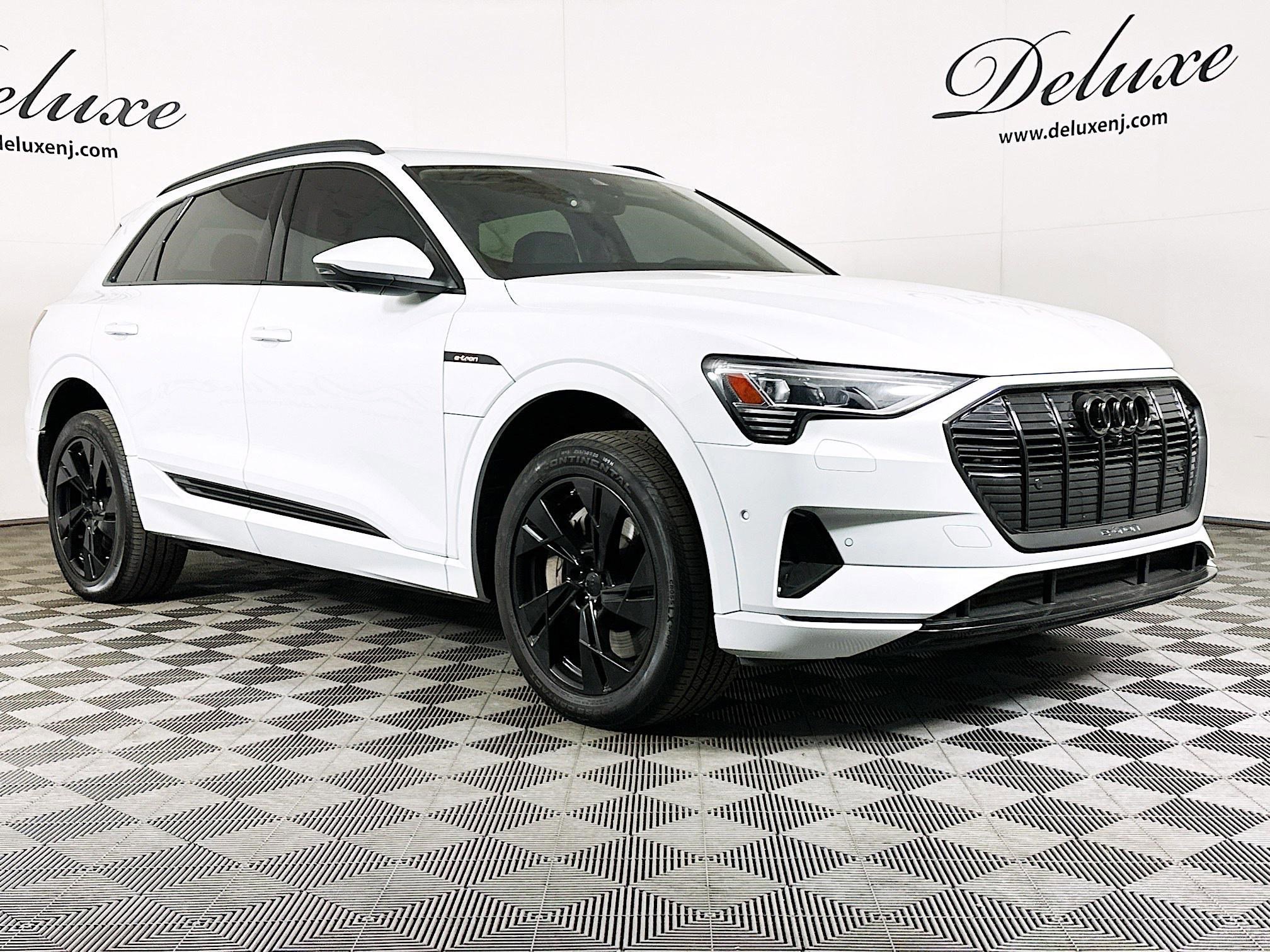 Used 2022 Audi e-tron Premium w/ Convenience Plus Package image 1