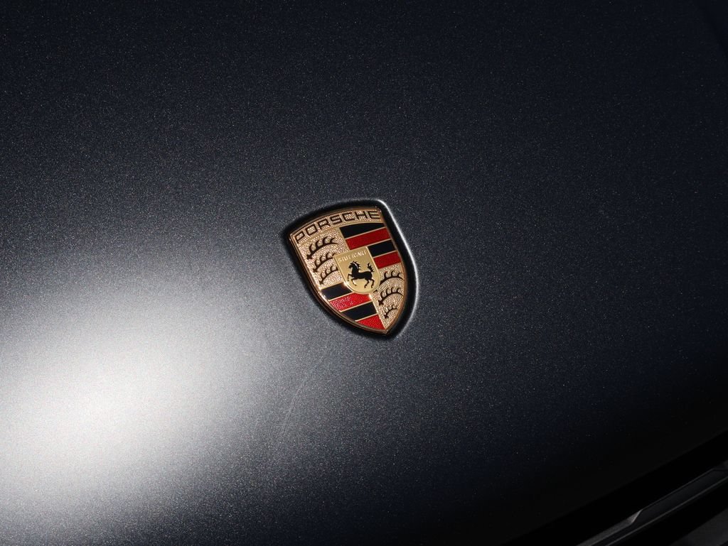 Certified 2025 Porsche Macan GTS AWD/4WD image 13